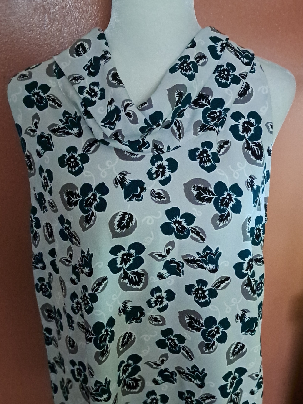 Ann Taylor Sleeveless Cowl Neck Floral Top in Teal, Gray and Black